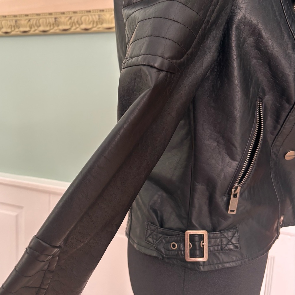 Faux leather motorcycle jacket black classic timeless iconic james dean vibe - Picture 6 of 9